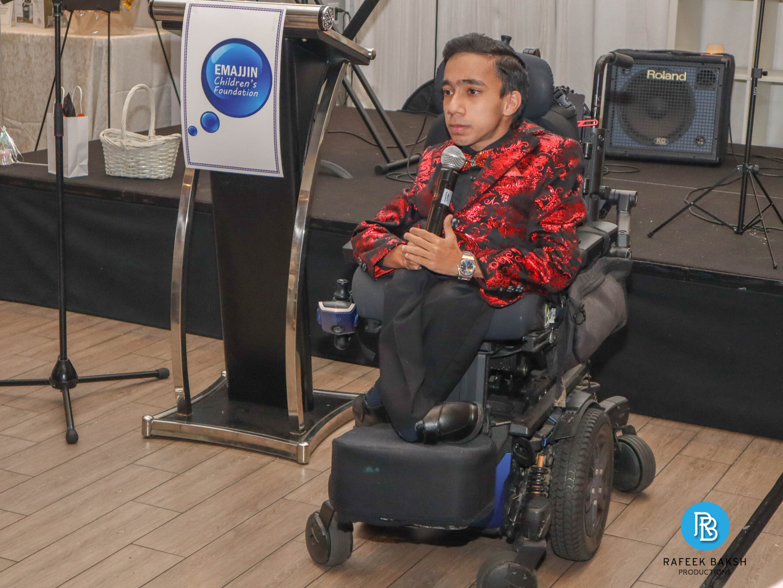 Shamil Sohail, 2024 Provincial Easter Seals Ambassador, delivering his keynote address at the 2025 80s Remix Gala